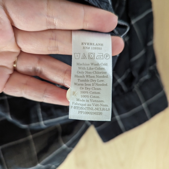 Everlane Windowpane 3/4 Sleeve Collarless Button Down - Picture 3 of 4